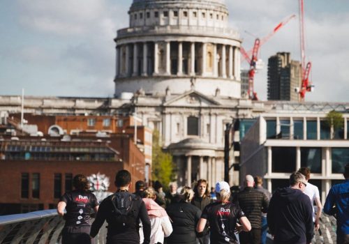 Virtual-01_photo-of-virtual-Run-Army-participants-running-over-a-bridge-in-London